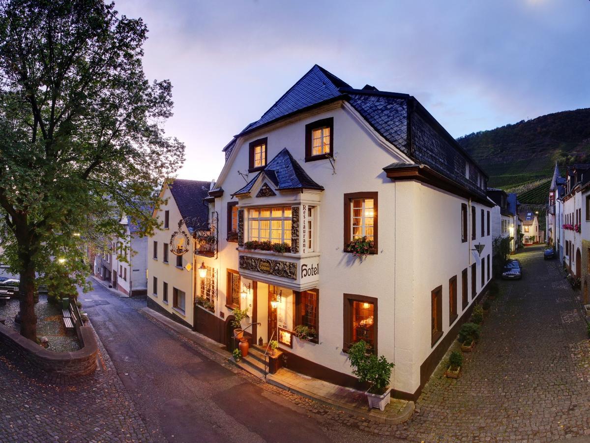 Hotel Weingut Schützen Senheim Exterior foto